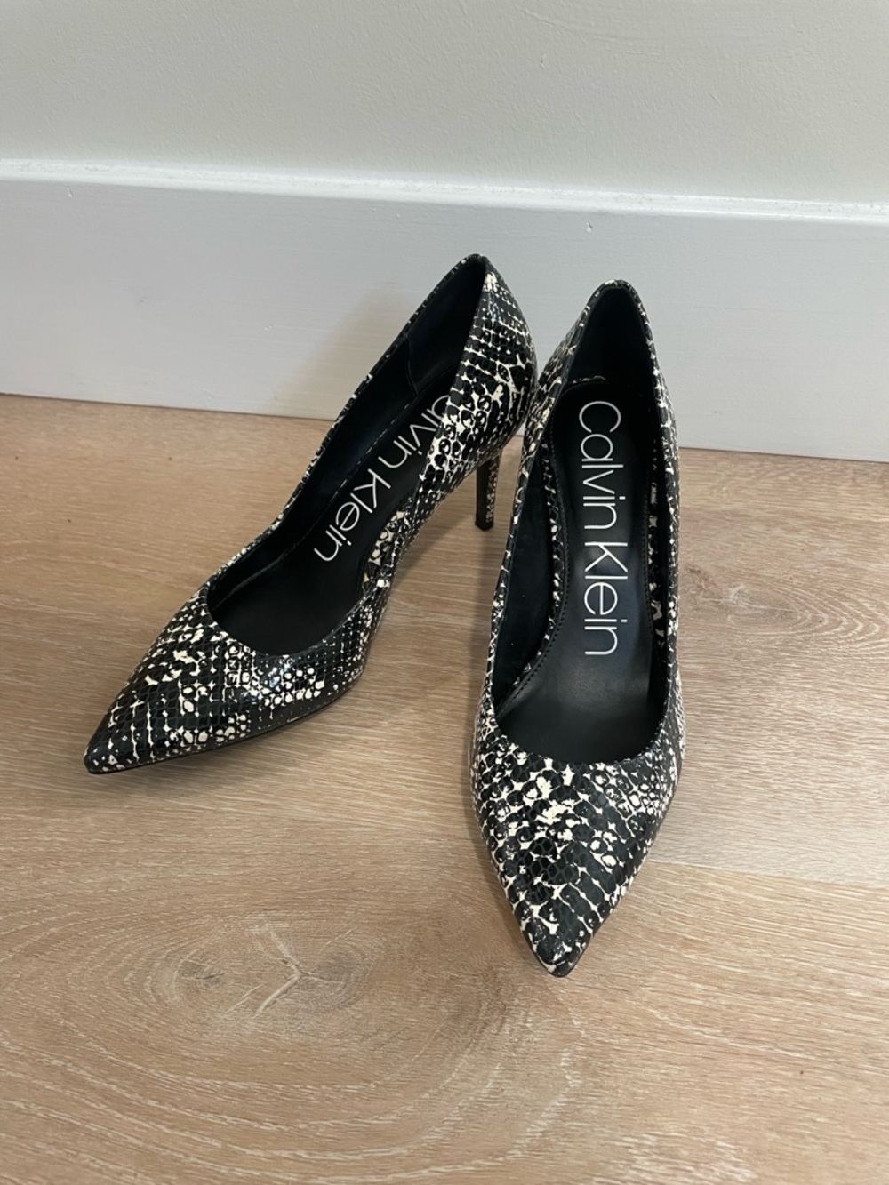 Calvin Klein Gayle Black & White Snakeskin Pointed Pumps